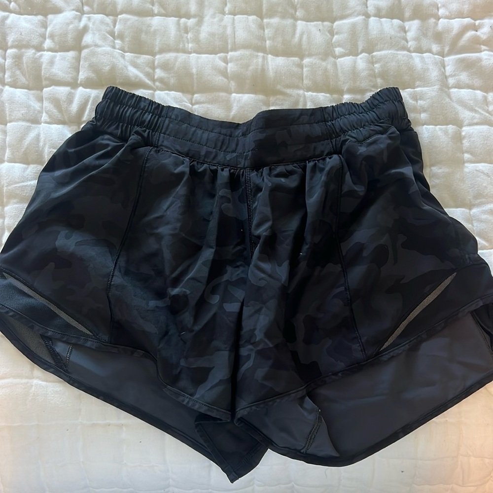 Black Camo Lulu lemon shorts